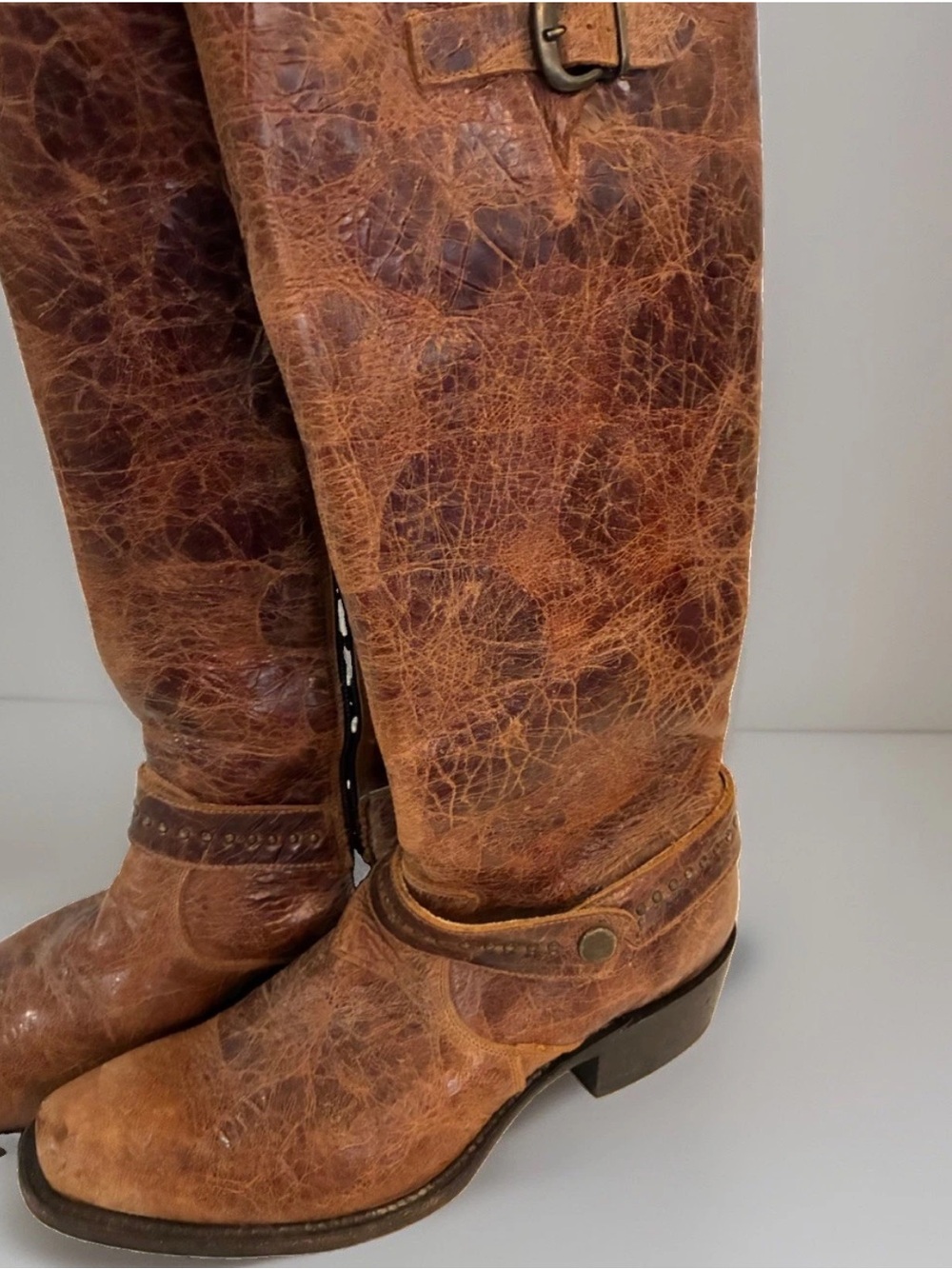 Sundance VU6003 Distressed Tall Brown Leather Harness Moto Biker Boots Sz 9 Boho